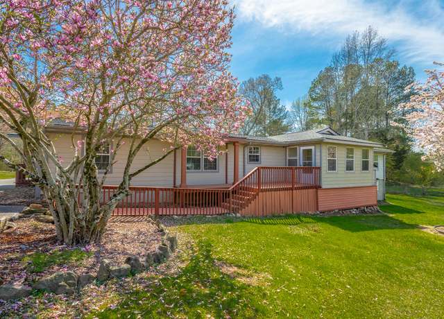 Property at 334 Bonavista Ln, Tunnel Hill, GA 30755, 4 beds, 2 baths