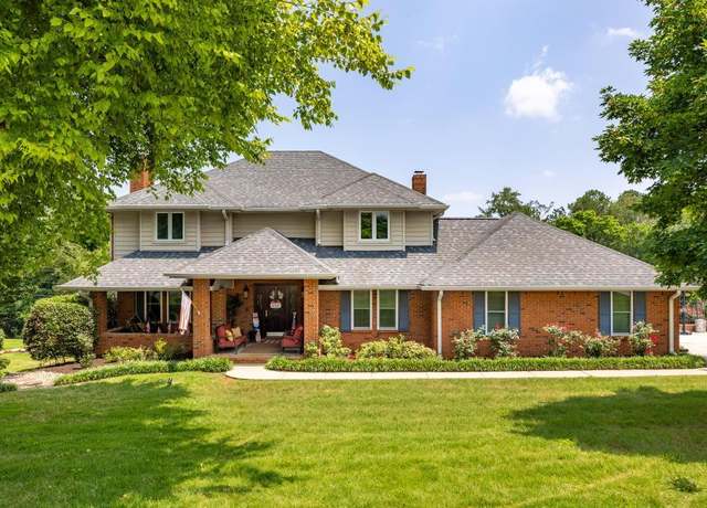 Property at 328 S Mission Ridge Dr, Rossville, GA 30741, 4 beds, 3 baths