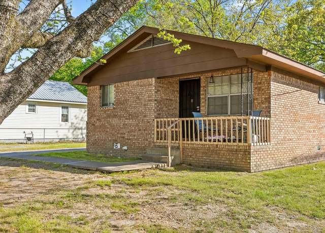 Property at 3921 Bennett Rd, Chattanooga, TN 37412, 6 beds, 3 baths