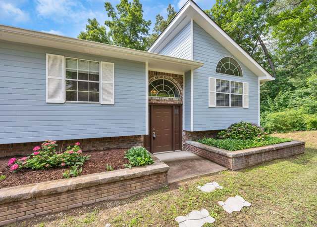 Property at 216 Longview Dr, Rossville, GA 30741, 3 beds, 2.5 baths
