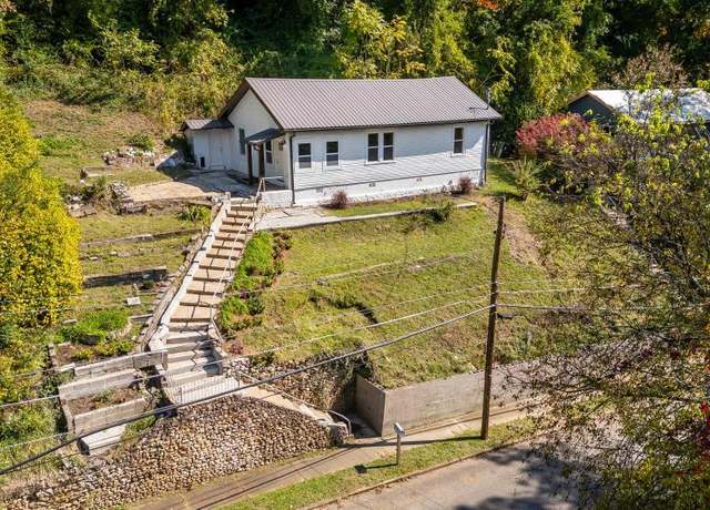 Property at 719 Federal St, Chattanooga, TN 37405, 3 beds, 1 bath