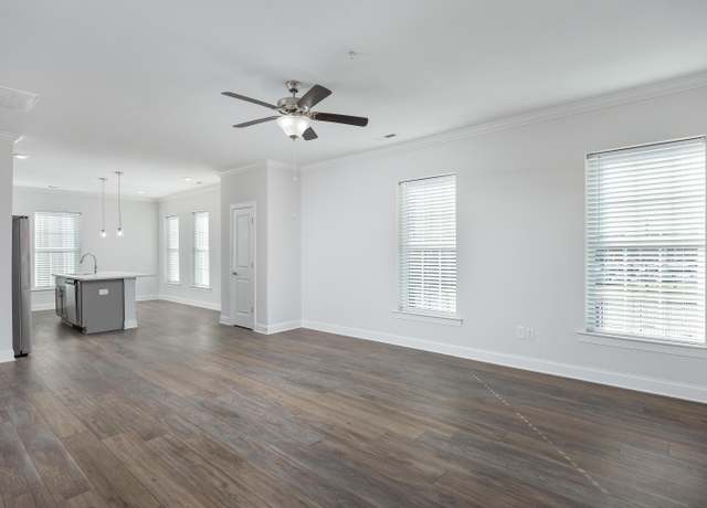 Property at 1978 Mitchell Ave #21, Chattanooga, TN 37408, 3 beds, 2.5 baths
