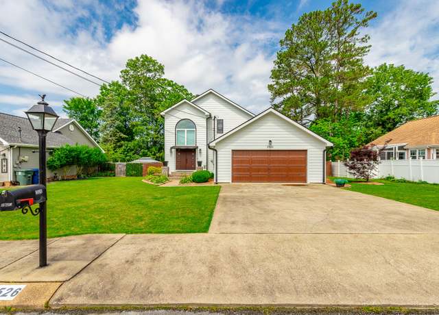 Property at 2526 Cedarton Ct, Chattanooga, TN 37421, 3 beds, 2.5 baths