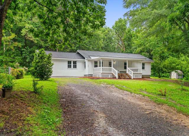 Property at 1320 Coker Dr, Dalton, GA 30721, 4 beds, 2 baths