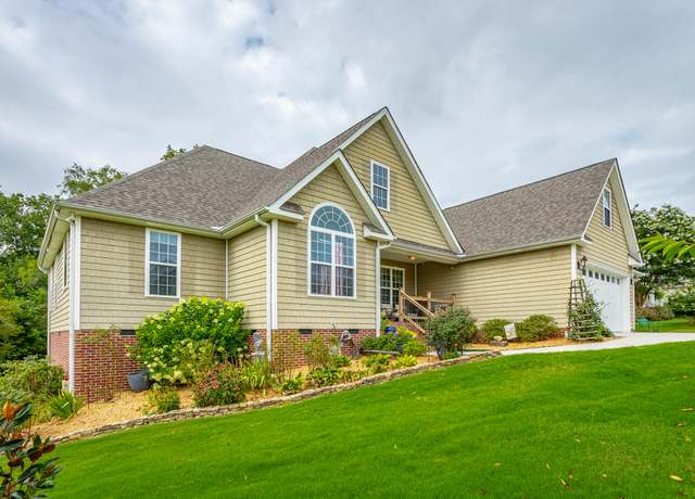 Property at 59 Honeysuckle Dr, Rock Spring, GA 30739, 4 beds, 3 baths