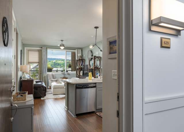 Property at 200 Manufacturers Rd, Chattanooga, TN 37405, 2 beds, 2 baths