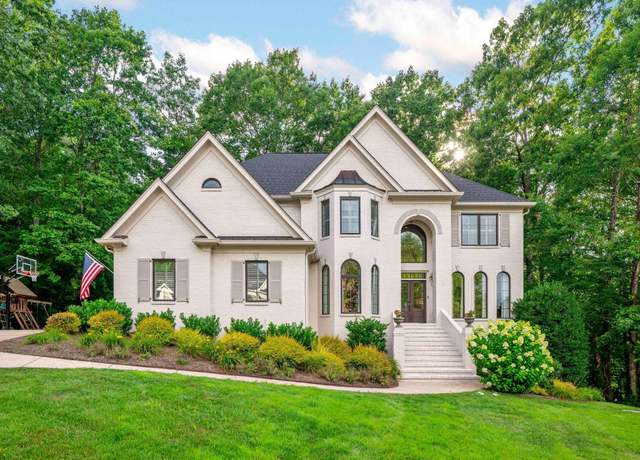 Property at 20 St Ives Way, Signal Mountain, TN 37377, 6 beds, 5.5 baths