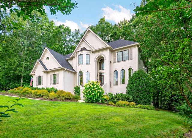 Property at 20 St Ives Way, Signal Mountain, TN 37377, 6 beds, 5.5 baths