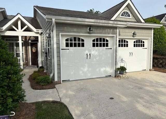 Property at 105 Hillhouse Ln, Ringgold, GA 30736, 3 beds, 2 baths