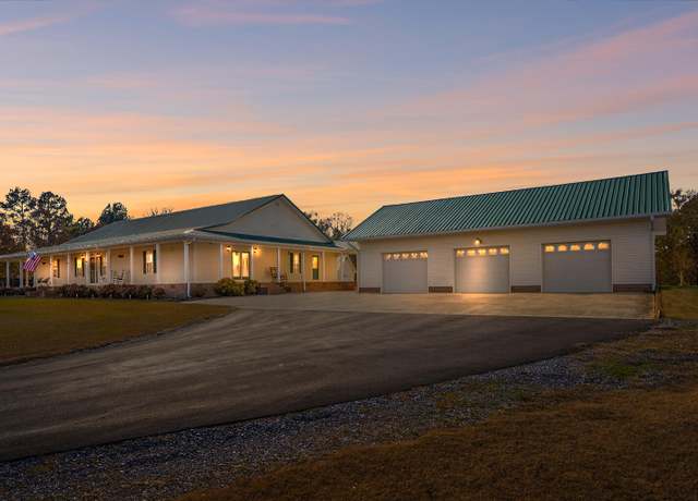 Property at 1597 Beaverdale Rd, Dalton, GA 30721, 4 beds, 3 baths