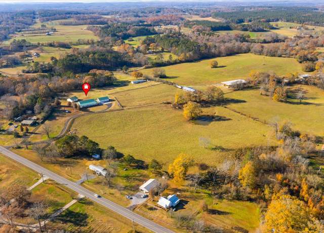 Property at 1597 Beaverdale Rd, Dalton, GA 30721, 4 beds, 3 baths