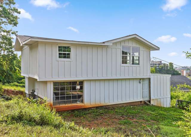 Property at 504 Gurley St, Chattanooga, TN 37405, 4 beds, 1.5 baths