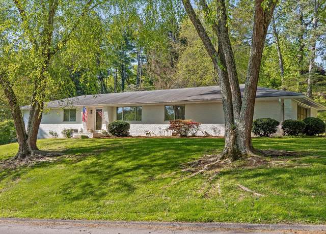 Property at 3000 Brownwood Dr, Chattanooga, TN 37404, 5 beds, 3 baths