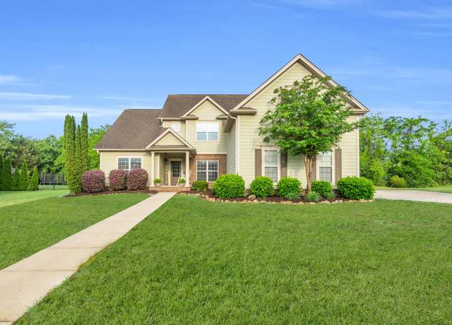 Property at 8358 Front Gate Cir, Ooltewah, TN 37363, 5 beds, 2.5 baths