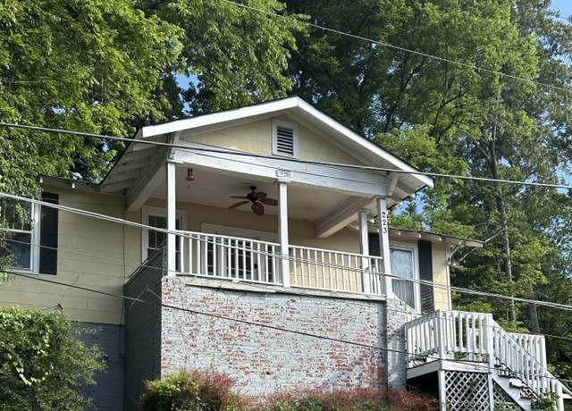 Property at 223 Baker St, Chattanooga, TN 37405, 3 beds, 1.5 baths