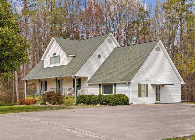 Property at 201 Polk Way, Dalton, GA 30721, 3 beds, 2 baths