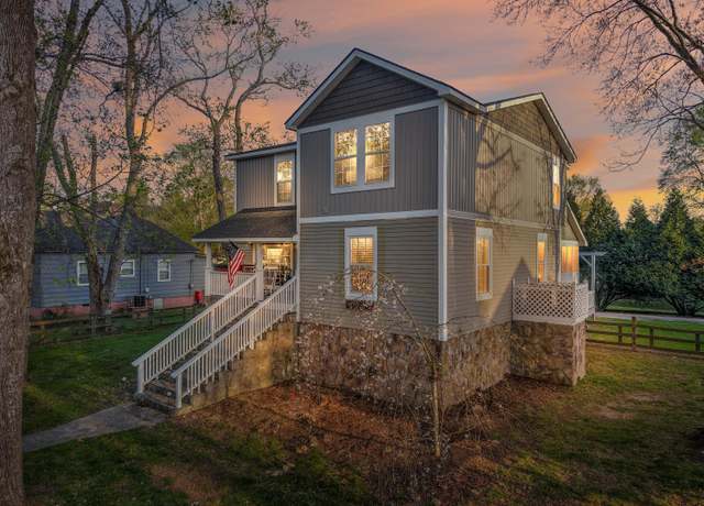 Property at 8 W 8th St, Chickamauga, GA 30707, 4 beds, 3 baths