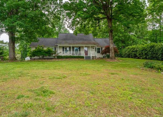 Property at 2011 Lelia Dr NW, Dalton, GA 30721, 3 beds, 2 baths