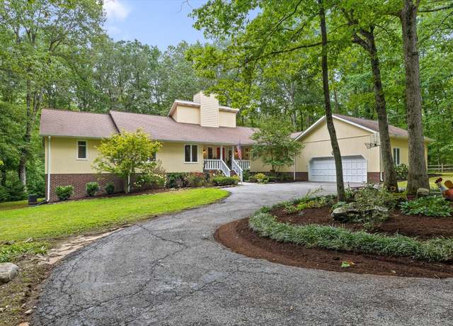 Property at 1211 Rocky Dell Ln, Signal Mountain, TN 37377, 4 beds, 3.5 baths