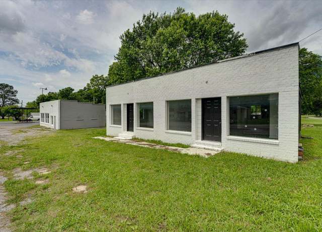 Property at 125 W Indiana Ave, Whitwell, TN 37397, 3 beds, 3 baths