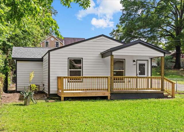 Property at 1366 Lakeview Dr, Rossville, GA 30741, 2 beds, 2 baths
