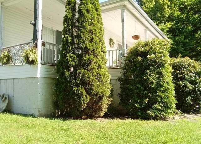 Property at 287 S Oak St, Whitwell, TN 37397, 3 beds, 2 baths