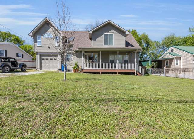 Property at 64 Warren St, Rossville, GA 30741, 3 beds, 2.5 baths