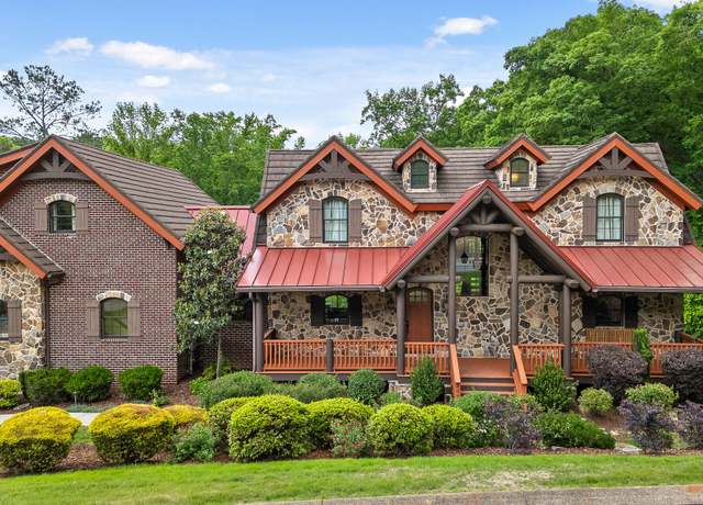 Property at 2022 River Bluff Dr, Hixson, TN 37343, 5 beds, 4.5 baths