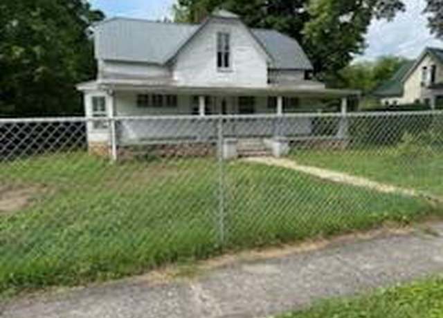 Property at 213 Southern College St, Graysville, TN 37338, 5 beds, 1 bath