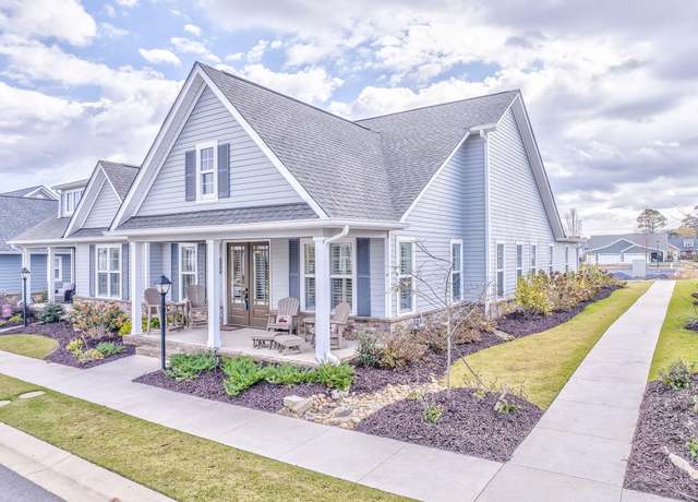 Property at 329 Kempton Ln, Dalton, GA 30721, 2 beds, 2 baths