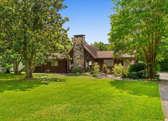 Property at 313 N Tibbs Rd, Dalton, GA 30720, 4 beds, 2 baths