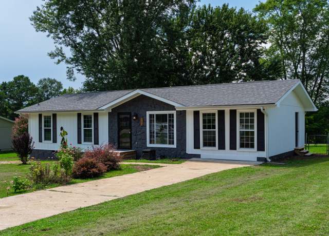 Property at 112 Gwen Dr, Ringgold, GA 30736, 4 beds, 2 baths