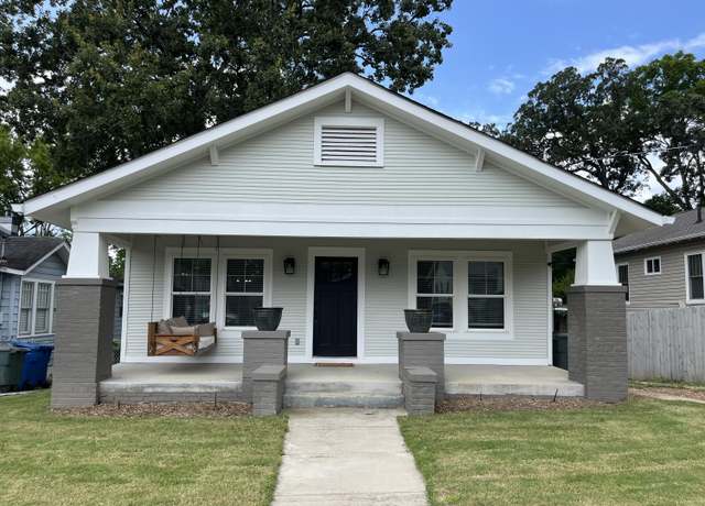 Property at 1204 Russell St, Chattanooga, TN 37405, 3 beds, 2 baths