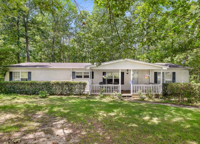 Property at 403 Lyman Daniel Rd, Trenton, GA 30752, 4 beds, 3 baths