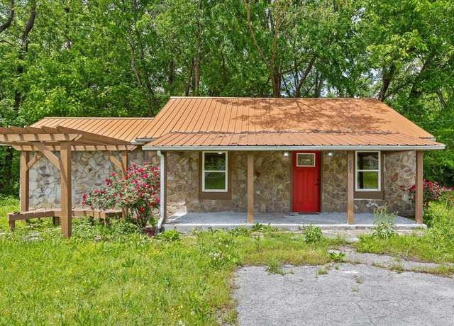 Property at 551 S Main St, Whitwell, TN 37397, 3 beds, 1 bath