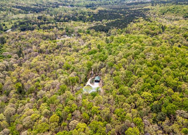 Property at 4085 Corinth Rd, Lafayette, GA 30728, 3 beds, 2 baths