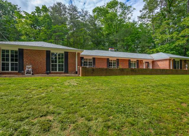 Property at 1701 Sea Gull Ln, Hixson, TN 37343, 4 beds, 2.5 baths
