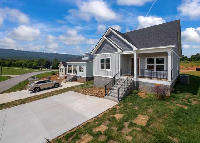 Property at 102 Sunset Dr, Trenton, GA 30752, 3 beds, 2 baths