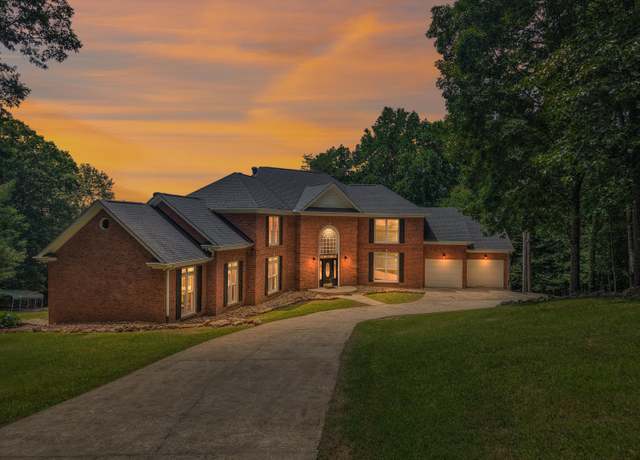 Property at 310 Bluffs Rd N, South Pittsburg, TN 37380, 4 beds, 3.5 baths
