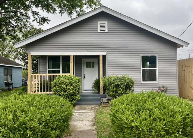Property at 1013 Peachtree St, Chattanooga, TN 37404, 3 beds, 2 baths