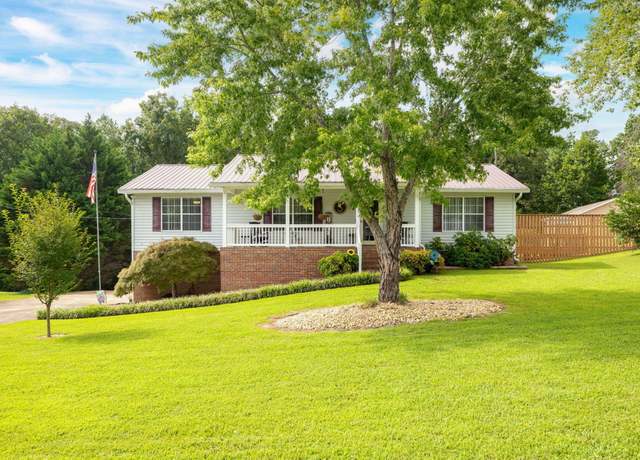 Property at 407 Castleview Dr, Ringgold, GA 30736, 3 beds, 2 baths