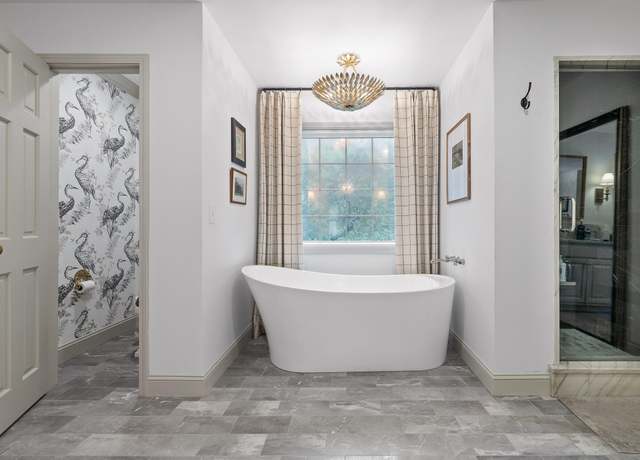 Property at 9420 Mountain Shadows Dr, Chattanooga, TN 37421, 6 beds, 3.5 baths