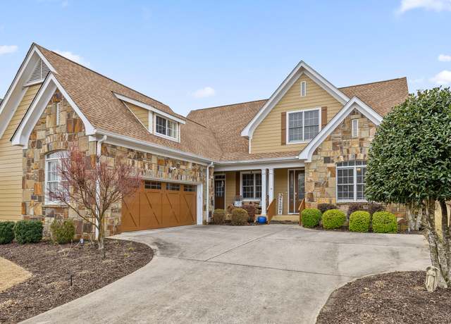 Property at 725 Black Creek Dr, Chattanooga, TN 37419, 5 beds, 3.5 baths
