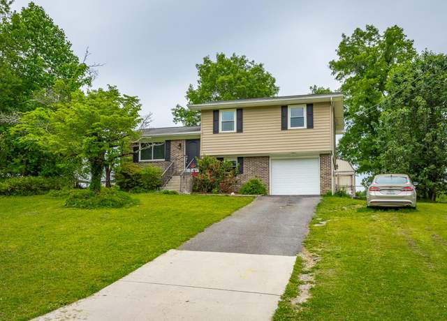 Property at 254 Pine St, Ringgold, GA 30736, 4 beds, 1.5 baths