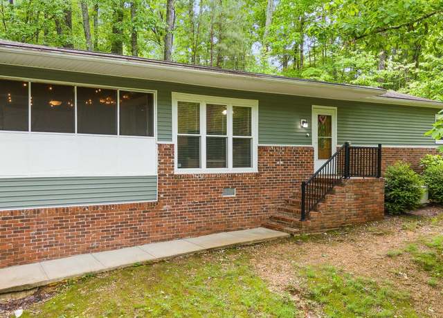 Property at 1826 Dogwood Dr, Chattanooga, TN 37406, 3 beds, 1 bath