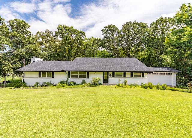 Property at 4520 Locksley Ln, Chattanooga, TN 37416, 4 beds, 3.5 baths