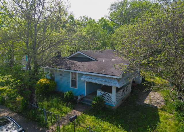 Property at 1009 N Hawthorne St, Chattanooga, TN 37406, 3 beds, 2 baths