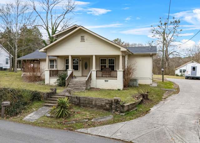 Property at 205 Wheeler Ave, Chickamauga, GA 30707, 4 beds, 2.5 baths