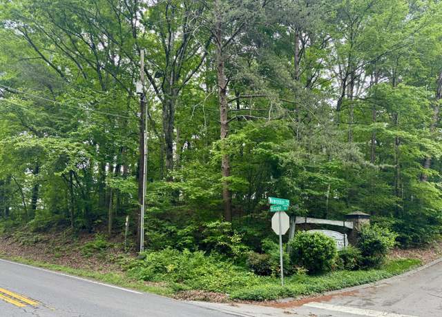 Property at 1988 Warwickshire Dr, Soddy Daisy, TN 37379