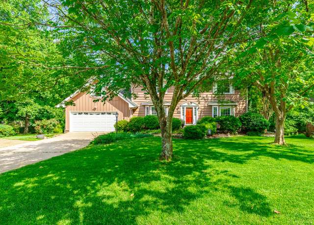 Property at 1820 Colonial Way Cir, Hixson, TN 37343, 4 beds, 3.5 baths